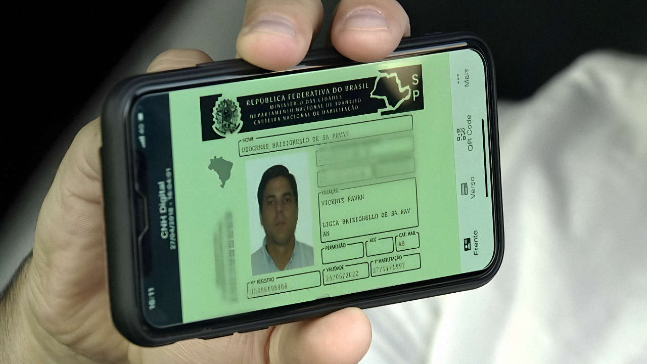 Brasileiros vão ganhar bônus de R$632,39 através do CadÚnico para tirar carteira de motorista pela CNH Social