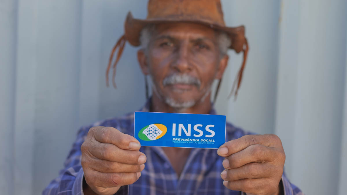 INSS libera 13º e aposentados pulam de alegria; confira o calendário de pagamento