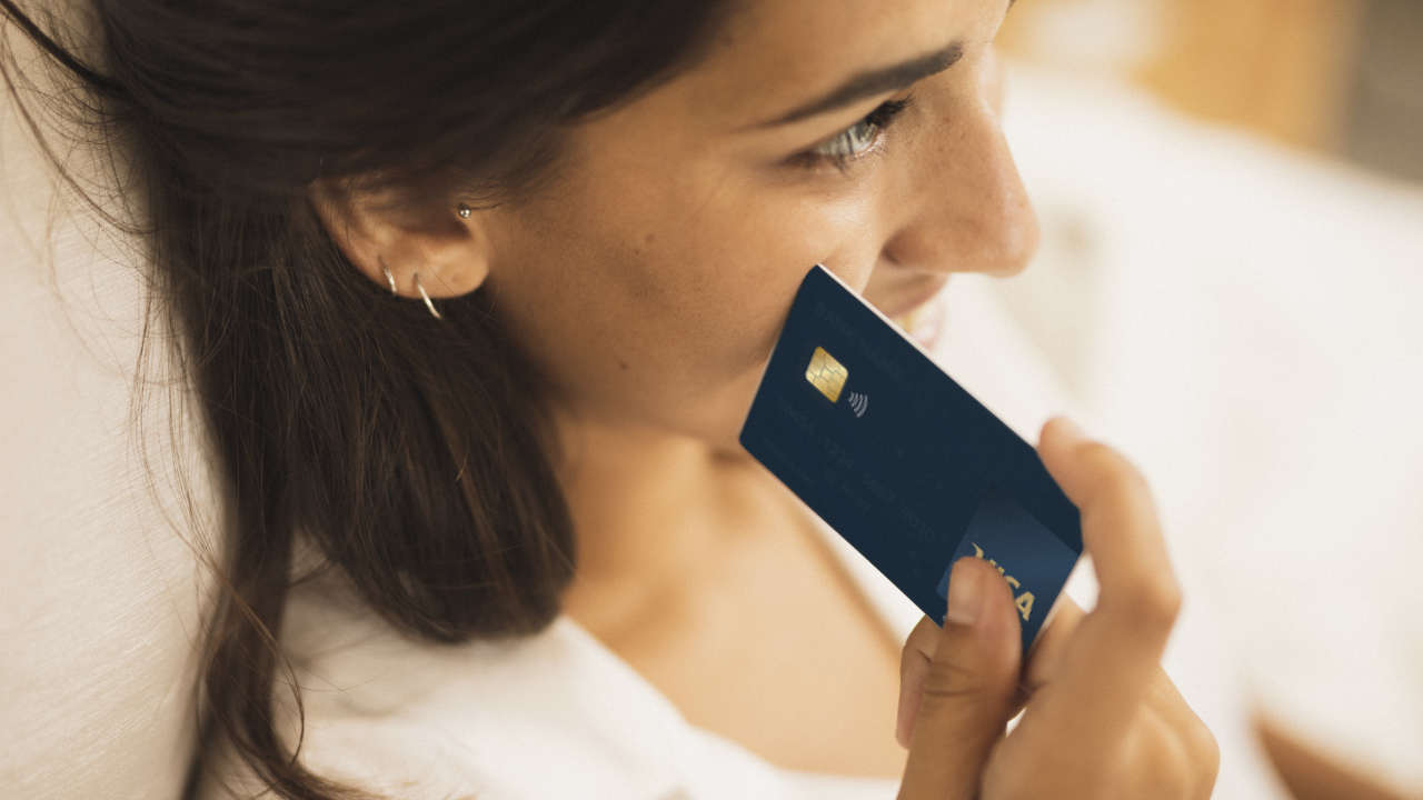 É HOJE (28/05)! Cartão Visa emite comunicado que vai pagar lanche dos clientes e os faz pular de alegria