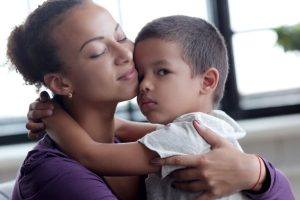 ATENÇÃO! Mães Solteiras Receberão Benefício R$ 200; veja como solicitar