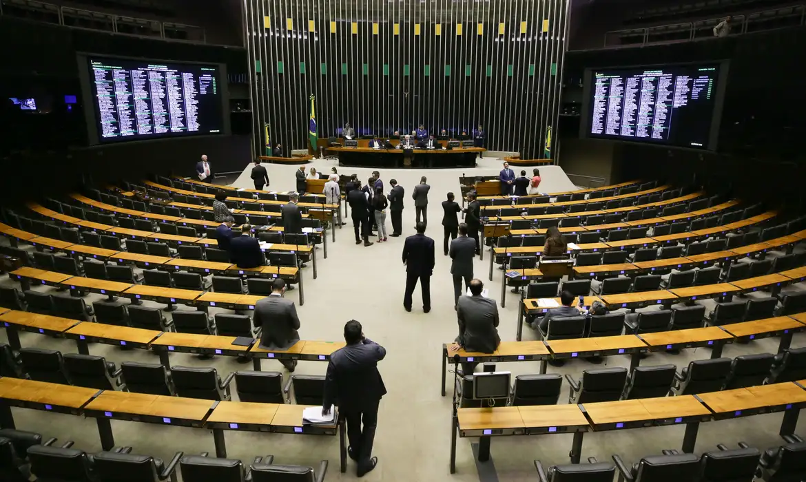 Carne é tirada da cesta básica dos brasileiros em nova lei do "imposto do pecado"