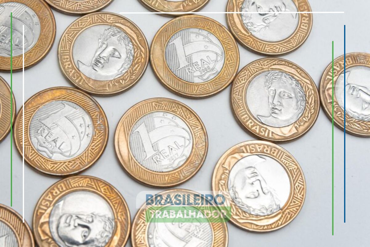 Diversas moedas de 1 real, dentre elas, está a moeda de R$ 1 mais cara do MUNDO