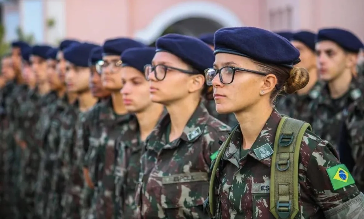 URGENTE: Como vai funcionar alistamento militar de mulheres no Exército em 2025!