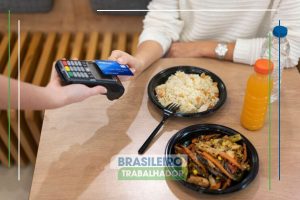 Empresas brasileiras contratam pagando R$ 800 de vale alimentação + plano de saúde: veja vagas