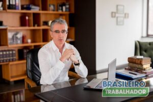 Brasileiros de 65, 66, 67 anos podem se aposentar automaticamente; veja como