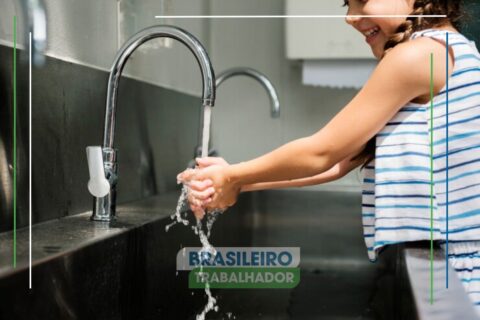Conta de água fica 25% mais barata na tarifa mínima a partir de hoje no Paraná; desconto é automático