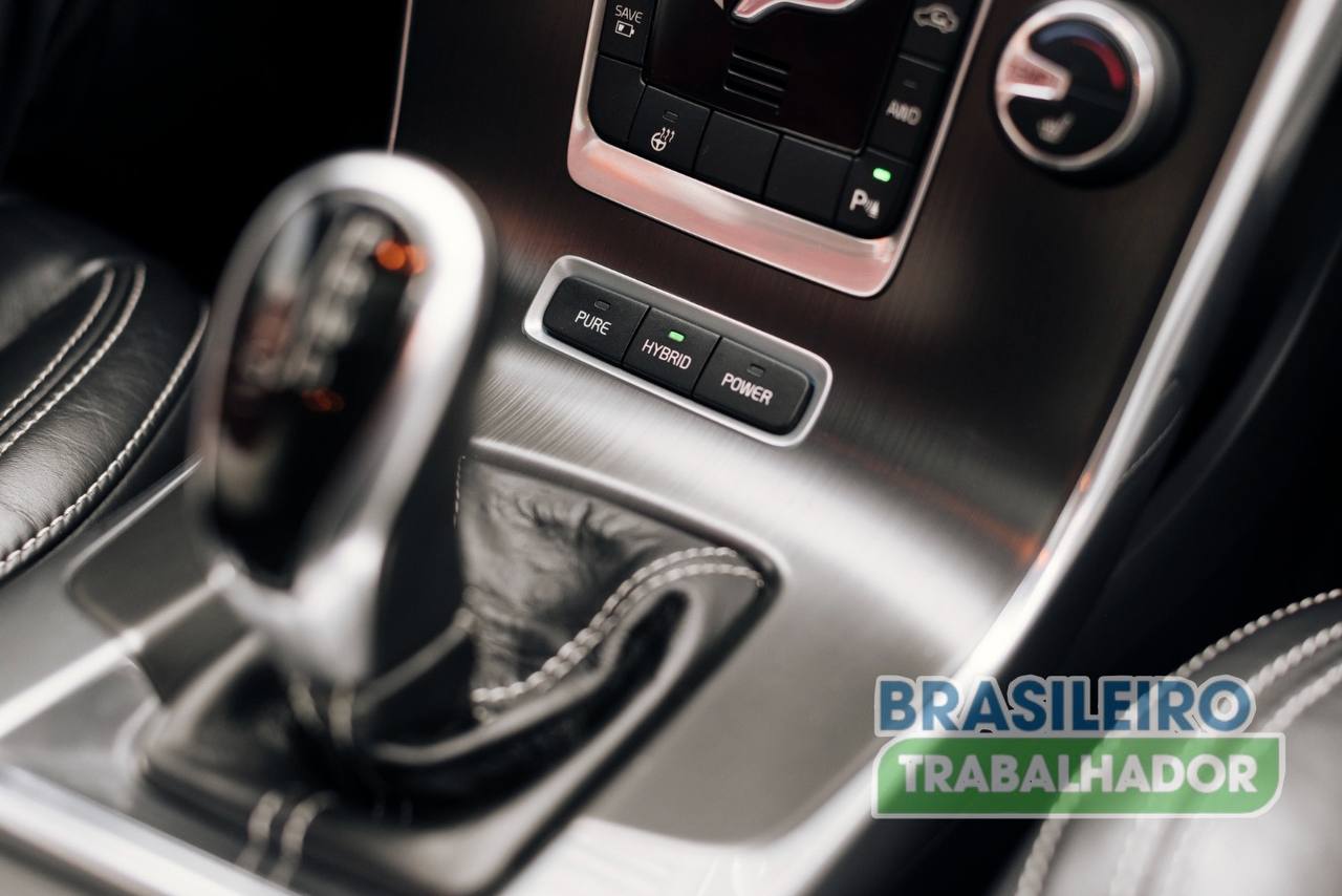 CNH exclusiva para automáticos? Mudança pode revolucionar habilitação no país.