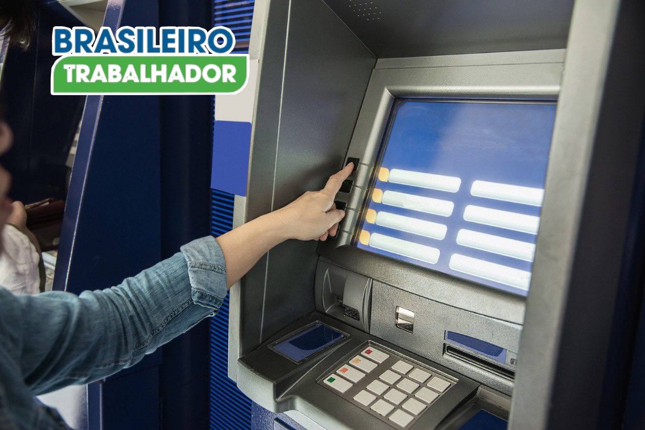 Tem conta em banco digital? Descubra como sacar dinheiro no caixa eletrônico 24 horas.