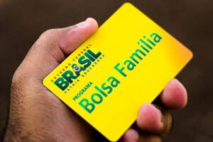 Governo explica como saldo do FGTS interfere no Bolsa Família; entenda