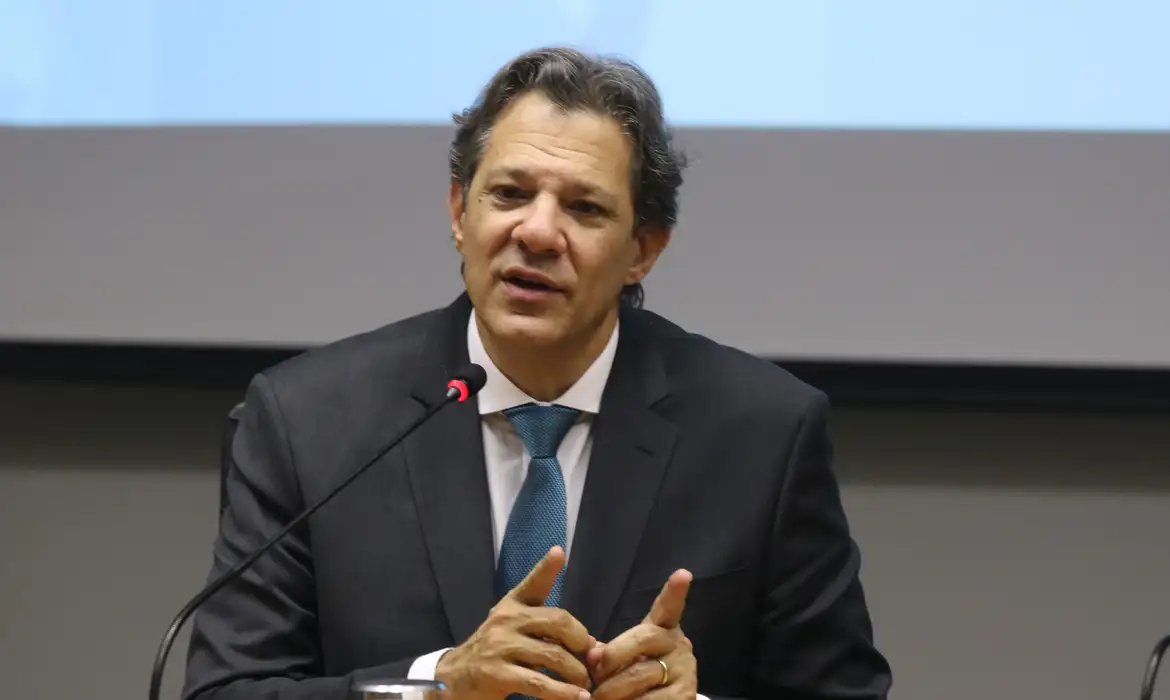 Haddad desmente imposto sobre pets e Pix após polêmica com vídeo falso feito com IA