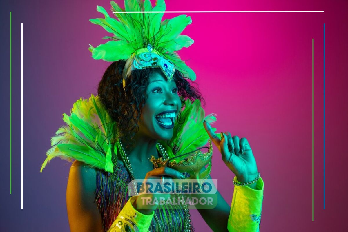 Uma mulher fantasiada para o Carnaval 2025