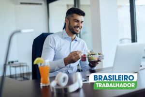 Trabalhadores Celebram Nova Lei: Almoço Reduzido a 30 Minutos em 2025