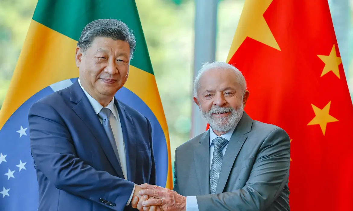 Brasil e China: Relação Econômica Desafiadora e Crucial Para o Futuro.
