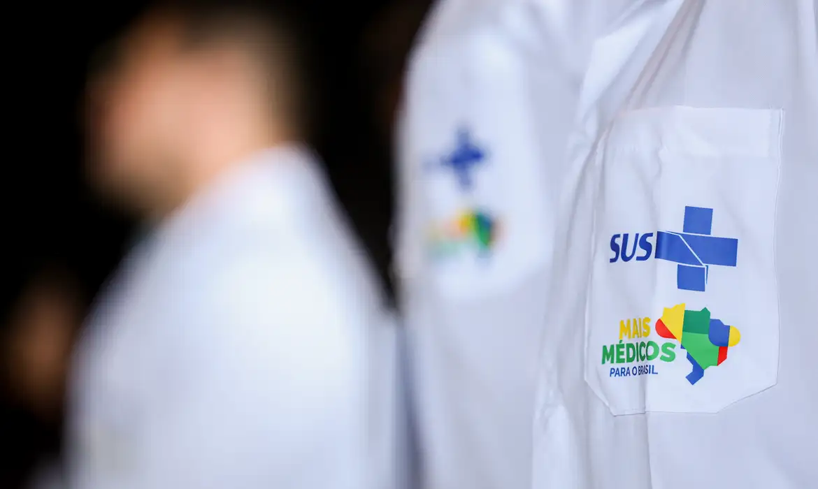 Mais Médicos abre 3,1 mil vagas: veja como se inscrever já