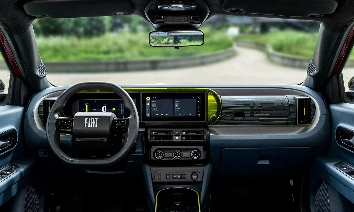 O Fiat Uno 2025 está prestes a chegar ao mercado brasileiro, prometendo ser um marco em termos de economia e acessibilidade veicular. A estimativa é que o modelo oficial seja lançado no próximo ano, destacando-se pela eficiência energética com um consumo de até 15,4 km/l. O preço, embora não oficialmente confirmado, é especulado ser abaixo de R$ 30 mil, tornando-o uma alternativa competitiva no mercado de veículos econômicos.  Desde seu lançamento inicial, o Fiat Uno é sinônimo de praticidade e ótimo custo-benefício. A versão 2025 pretende seguir essa tradição com atualizações tecnológicas e visuais que visam atender às expectativas dos motoristas contemporâneos, oferecendo conforto e segurança esperados de um carro deste segmento.  Economia e Sustentabilidade em Destaque O foco do desenvolvimento do Fiat Uno 2025 é proporcionar uma condução eficiente e prazerosa, otimizando seu motor para o uso urbano e destacando-se pelo consumo reduzido de combustível. A Fiat mantém seu compromisso com a sustentabilidade, inovando para oferecer um veículo energeticamente eficiente.  Além da eficiência energética, o modelo impressiona por seu design atualizado. As linhas externas foram repensadas para oferecer um visual moderno, enquanto o interior é projetado para maximizar o conforto dos passageiros. Isto é complementado por uma central multimídia intuitiva que aprimora a experiência de direção.  Atrações no Preço e Custos de Manutenção Um dos trunfos potenciais do Fiat Uno 2025 é seu preço atrativo para novos motoristas. Embora o preço exato ainda não esteja oficializado, a expectativa é que a faixa de valores torne o carro uma escolha econômica viável.  Outro destaque é o potencial baixo custo de manutenção. O histórico de confiabilidade do Uno promete assegurar que os gastos a longo prazo permaneçam mínimos, um ponto positivo para aqueles que buscam durabilidade em um veículo.  Competitividade no Mercado Atual Em um cenário onde eficiência e economia são muito valorizadas, o Fiat Uno 2025 tem o potencial de se posicionar de maneira destacada entre os concorrentes. A combinação de design contemporâneo e potencial preço atrativo pode ajudá-lo a se destacar no segmento de carros populares.  A reputação da Fiat no Brasil, consolidada ao longo dos anos, reforça ainda mais a posição competitiva do Uno 2025. Espera-se que a marca anuncie oficialmente o modelo até novembro de 2023, com disponibilidade prevista para o primeiro semestre do ano seguinte, atendendo às diversas expectativas com seu enfoque em custo-benefício e inovações tecnológicas.