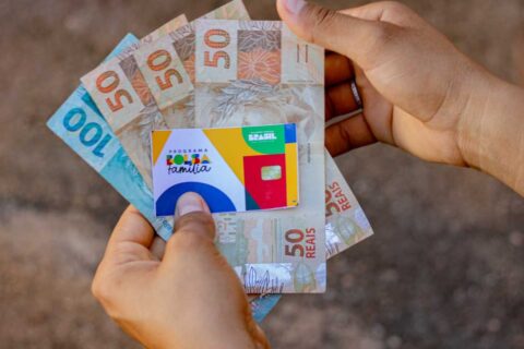 Bolsa Família pode ser cancelado por cadastro desatualizado? Veja como corrigir
