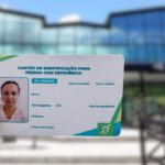 Ilhabela entrega primeiras Carteirinhas da Pessoa com Deficiência; documento facilita acesso a direitos e serviços