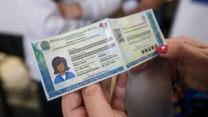 Cidadãos ganham quatro dias de atendimento em mutirão para emitir a nova Carteira de Identidade Nacional, com acesso por ordem de chegada e sem agendamento