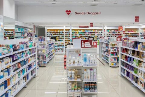 Gigantes dos supermercados e farmácias anunciam fim da escala 6×1, mudam jornada de trabalho e adotam novos modelos de folga para seus funcionários