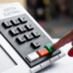 Chefe pode exigir voto em candidato? Entenda o que caracteriza assédio eleitoral no trabalho