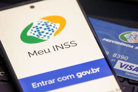 Como o banco sabe que seu benefício foi aprovado antes de você? A brecha do INSS explicada