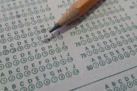 Concurso da Sefaz-AL oferece 100 vagas e salário de R$ 25,2 mil; inscrições terminam dia 21